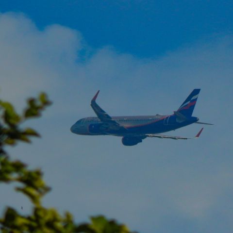 Airbus A320 (RA-73776)