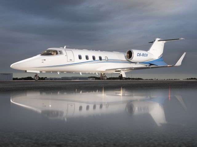 Learjet 60 (C6-ROV)