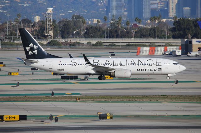 Boeing 737-800 (N26210)