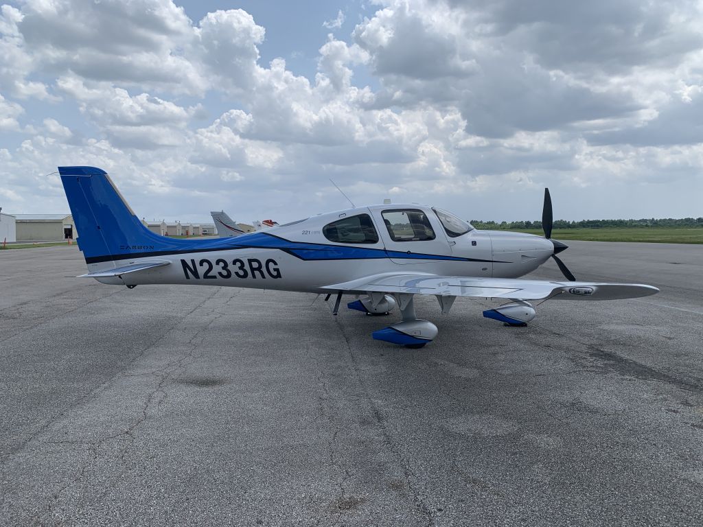 Cirrus SR22 Turbo (N233RG)