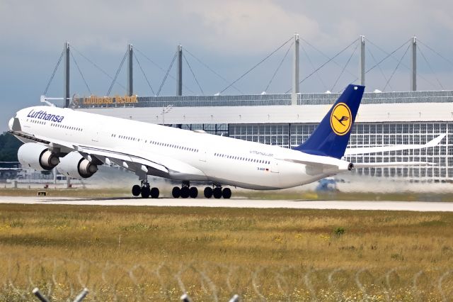 Airbus A330-300 (D-AIHP)