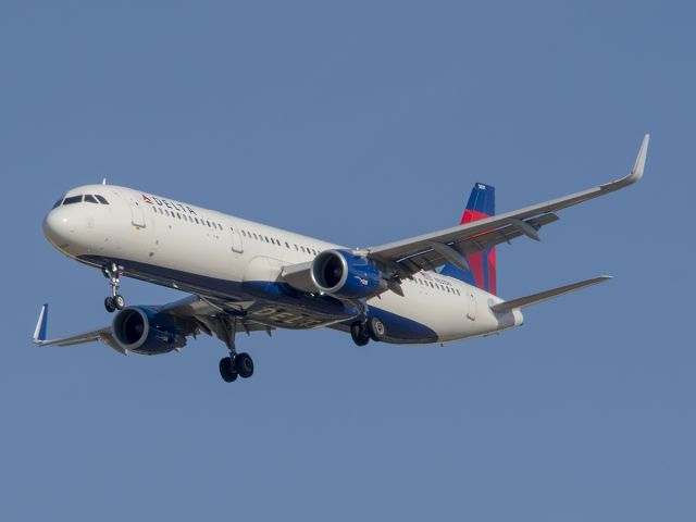 Airbus A321 (N331DN) - 8/20/2020
