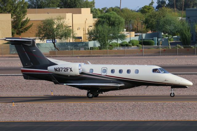 Embraer Phenom 300 (N372FX)