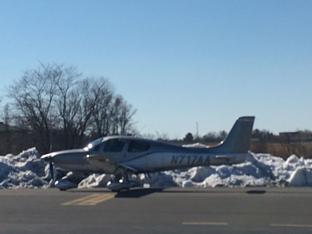 Cirrus SR22 Turbo (N717AA) - N717AA (S22T) arriving at Wings Field (KLOM)br /Photo Date: March 7, 2021