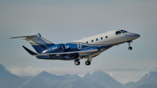 Embraer Legacy 450 (C-GBAS)