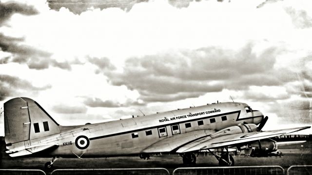 Douglas DC-3 (G-AMPY)