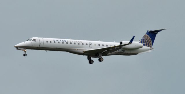 Embraer ERJ-135 (N14203)