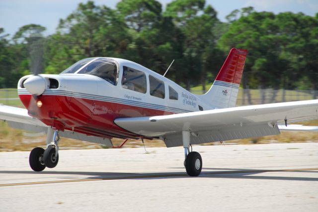 Piper Cherokee Arrow (N637FT)