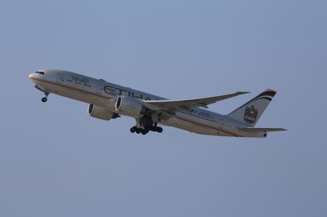 BOEING 777-200LR (A6-LRB)