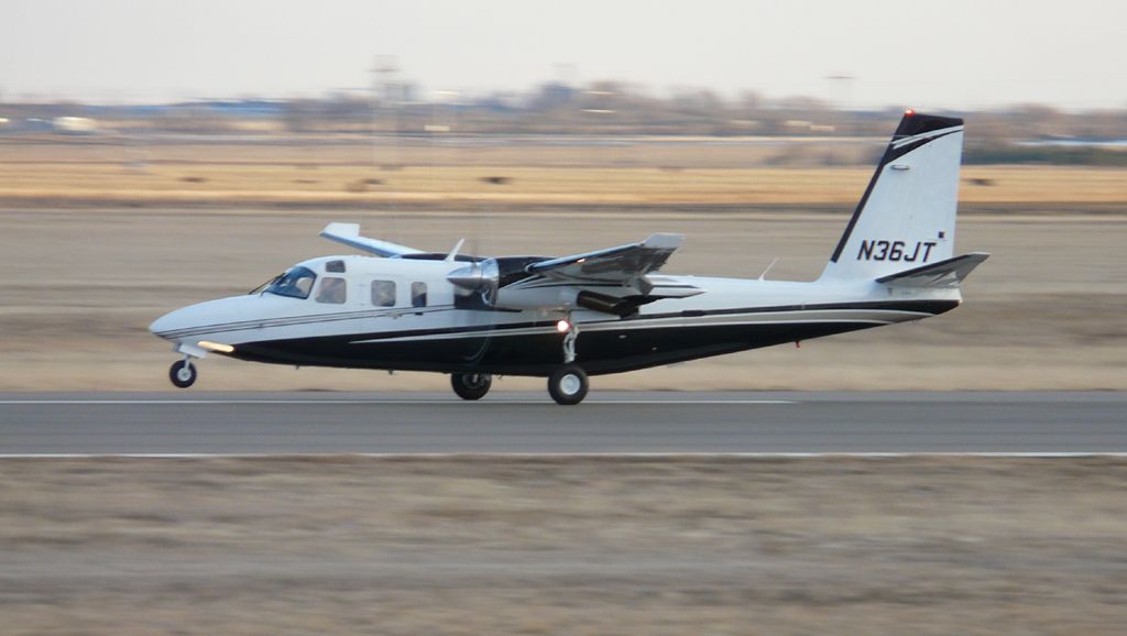 Gulfstream Aerospace Jetprop Commander (N36JT) - Landing Clovis Muni in December 2009