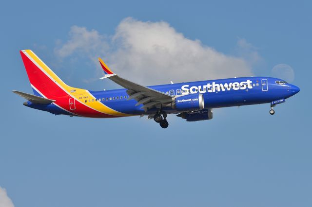 Boeing 737 MAX 8 (N8716B) - 06-17-24 23-R