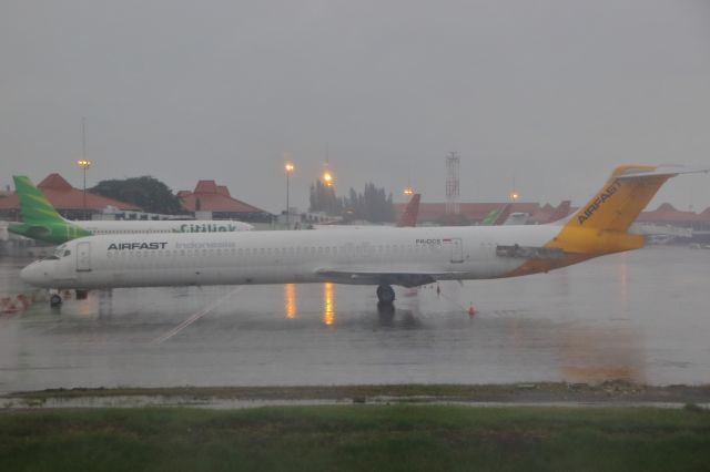 McDonnell Douglas MD-83 (PK-OCS)