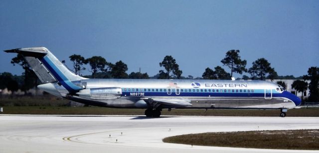 McDonnell Douglas DC-9-30 (N8973E) - 1989