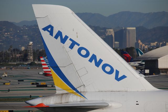 Antonov An-124 Ruslan (UR-82008)