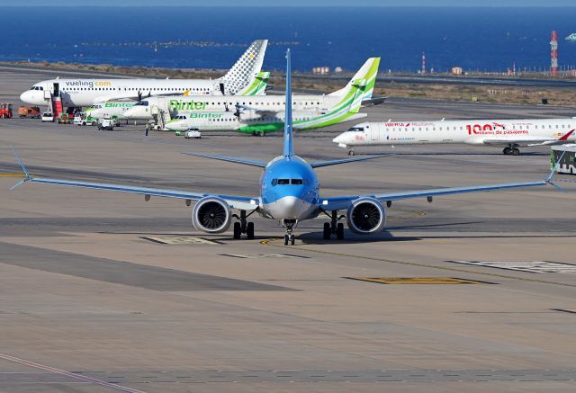 Boeing 737 MAX 8 (G-TUML)