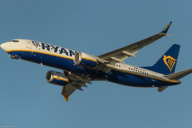 Boeing 737-700 (9H-VUV) - Left off Runway 22L