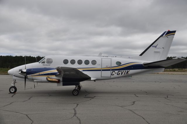 Beechcraft King Air 100 (C-GVIK) - MAX-150 à son arrivée à YEY le 28 août 2014