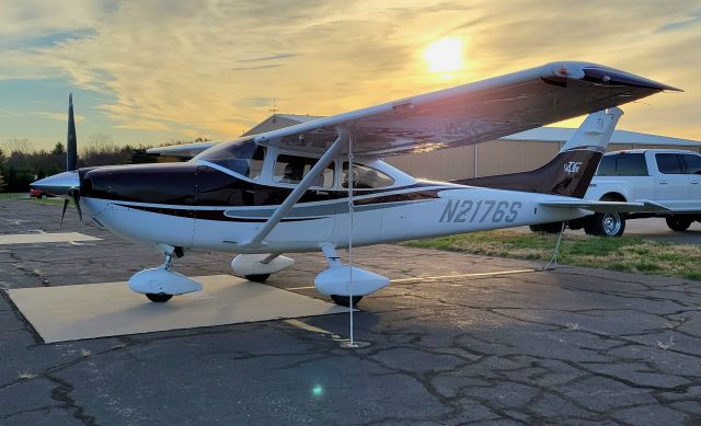 Cessna Skylane (N2176S) - 11-21-20br /nice sunrise