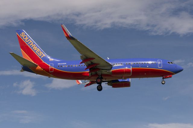 Boeing 737-700 (N934WN)