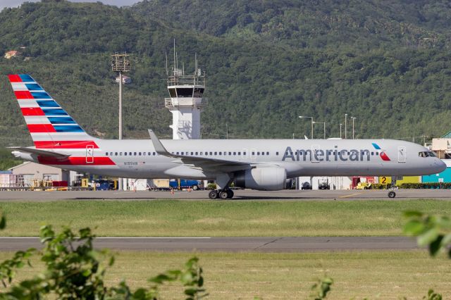 Boeing 757-200 (N189AN)