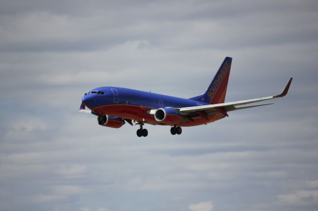 Boeing 737-700 (N718SW)