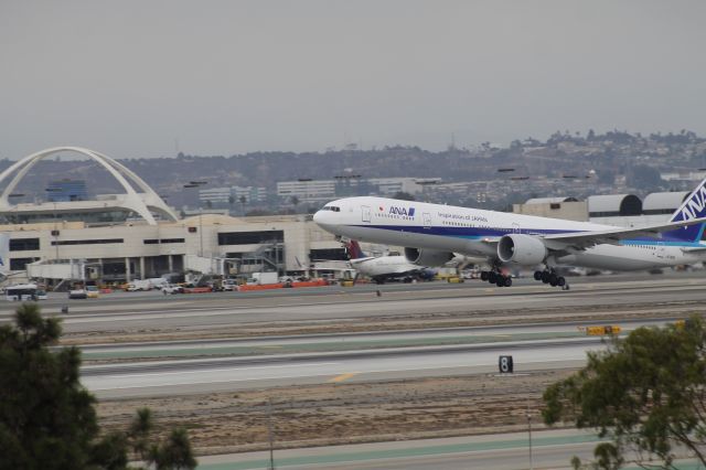 BOEING 777-300 (JA7838) - Big Bird departing out to Tokyo Narita