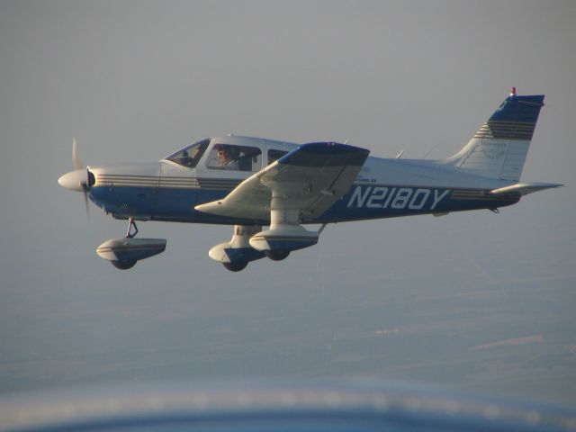 Piper Cherokee (N2180Y)