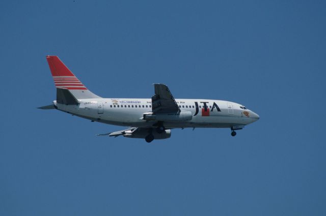 Boeing 737-200 (JA8577) - Final Approach to Tokyo-Haneda Intl Airport Rwy16L on 1997/06/01