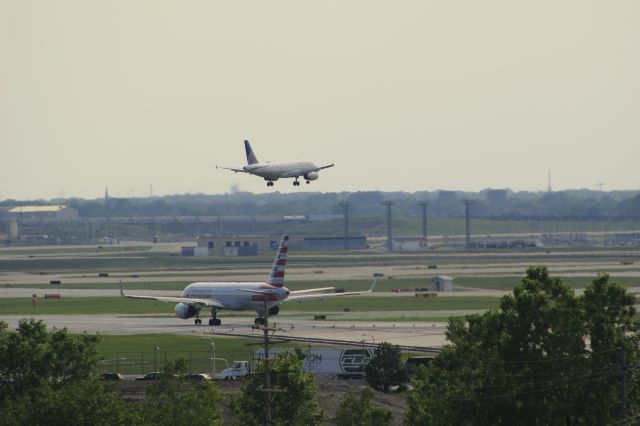 Airbus A320 (N490UA)