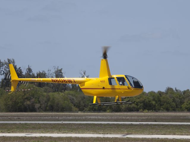 Robinson R-44 (N606WT)