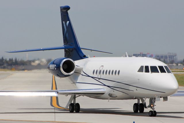 Dassault Falcon 2000 (N888FC)