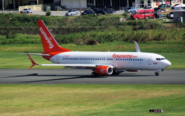 Boeing 737-800 (C-FPRP)