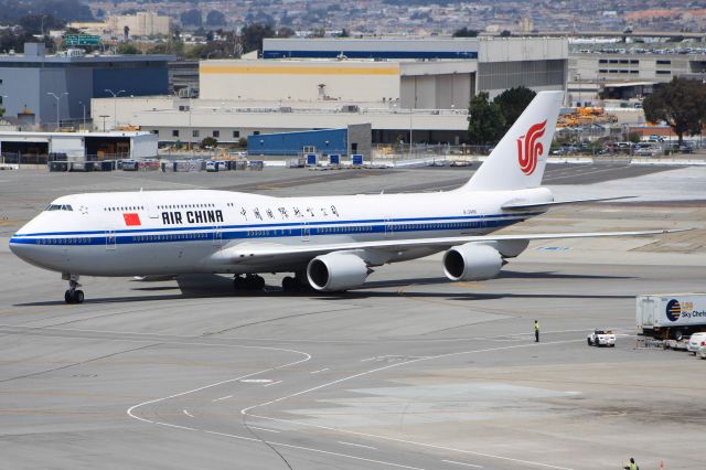 BOEING 747-8 (B-2486)