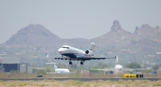 Canadair Challenger (N342FX) - 06/14/2013