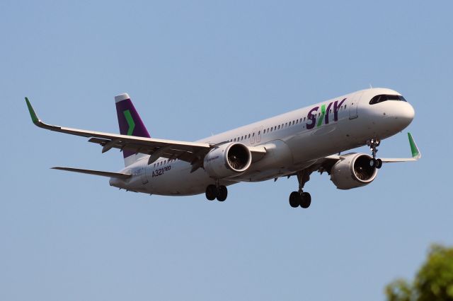 Airbus A321 (CC-CDE) - Sorry , registration is CC-DCE