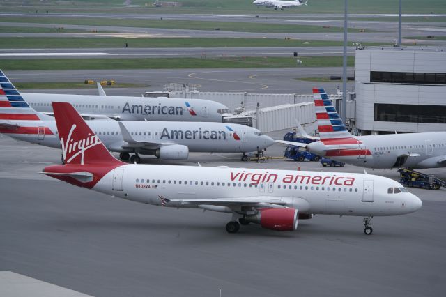 Airbus A320 (N838VA)