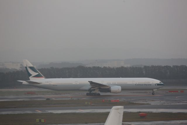 BOEING 777-300 (B-HNN)