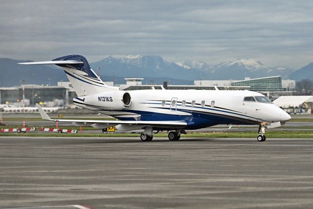 Canadair Challenger 350 (N131KS)