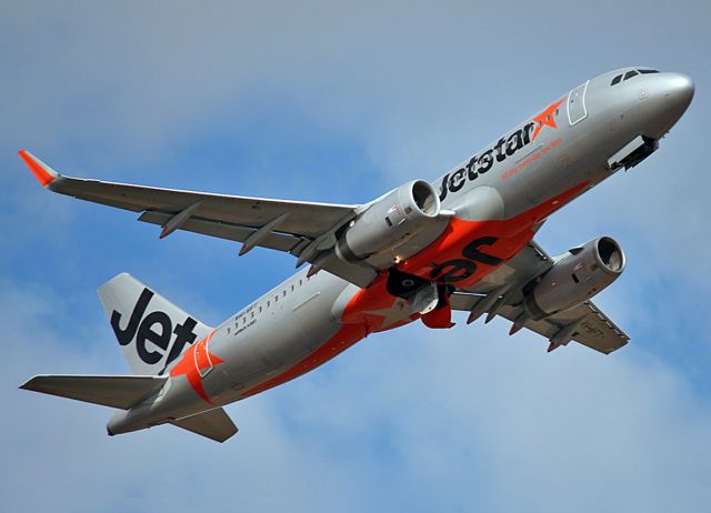 VH-VFT — - JETSTAR AIRWAYS - AIRBUS A320-232 - REG VH-VFT (CN 5532) - ADELAIDE INTERNATIONAL SA. AUSTRALIA - YPAD (22/11/2014)