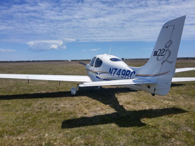 Cirrus SR-22 (N749RC) - Beach parking