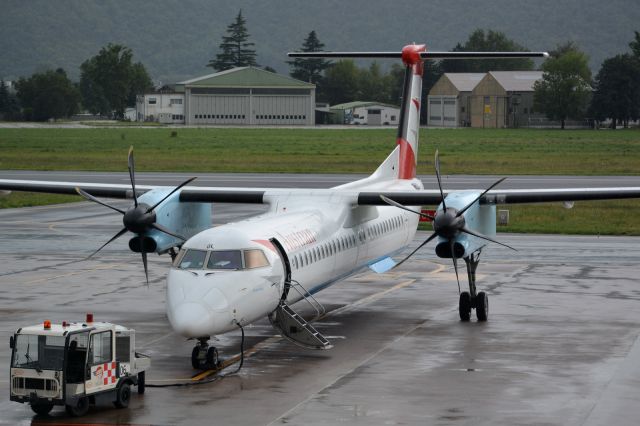 de Havilland Dash 8-400 (OE-LGL)