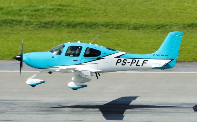 Cirrus SR-22 (PS-PLF)