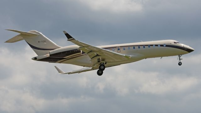 Bombardier Global Express (M-YOIL)