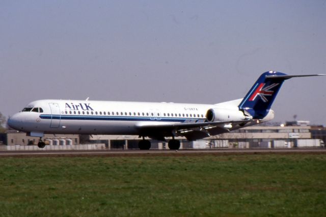 Fokker 100 (G-UKFA)