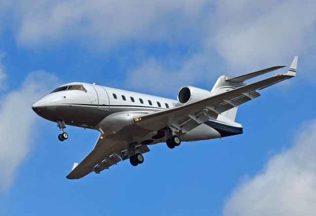 Canadair Challenger (C-FDDD) - 2005 Bombardier CL-600-2B16 Challenger 604 (C-FDDD/5609) arriving at Peterborough Airport (CYPQ) from Calgary International Airport (CYYC) on March 14, 2021