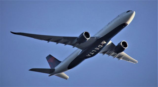 Airbus A330-900 (N407DX) - SEA-PVG 12-12-20
