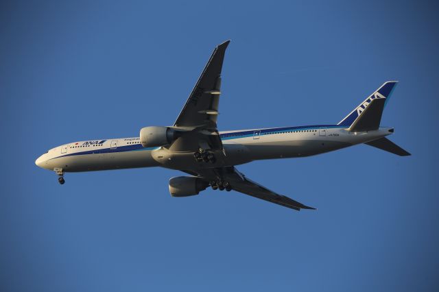 BOEING 777-300ER (JA790A)