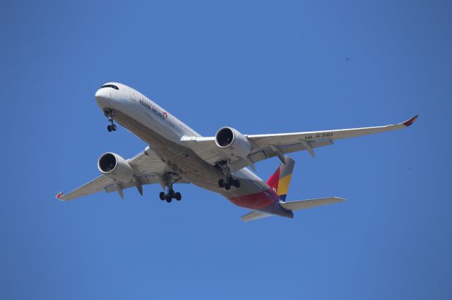 Airbus A350-900 (HL8361)