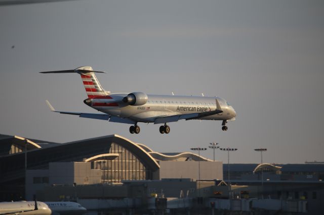 Canadair Regional Jet CRJ-700 (N740EV)