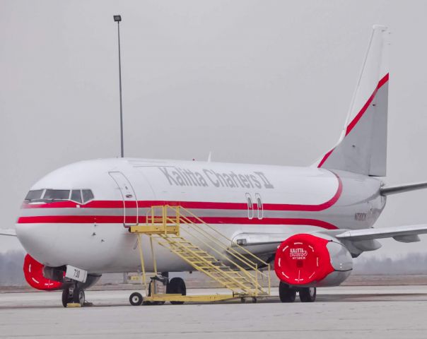 BOEING 737-400 (N730CK) - Kalitta Charters II sitting at the ramp at Willow Run Airport after ferrying over from Louisville as KFS 9880. Date Taken:(12/25/18)